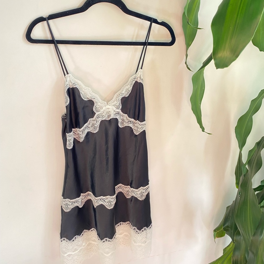 Vintage Victoria’s Secret satin & lace slip small